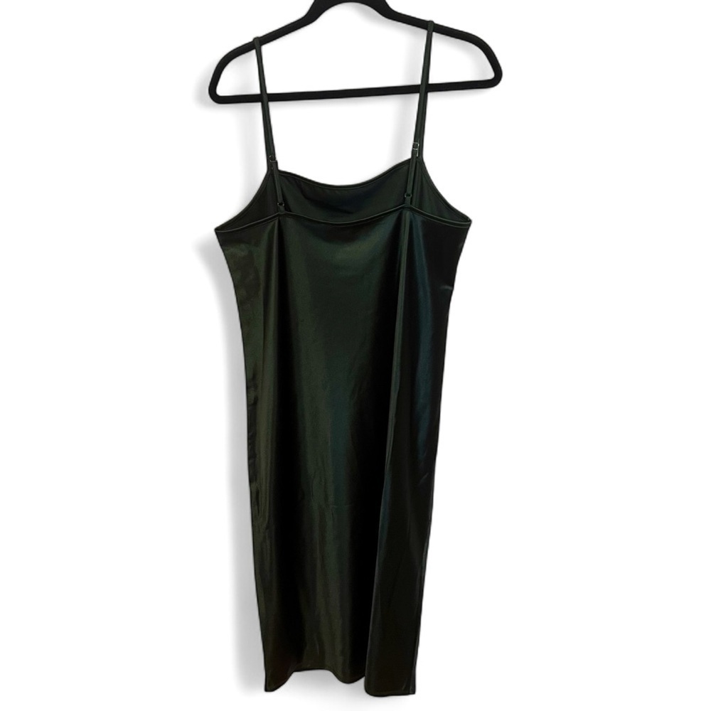 Hiatus midi emerald green satin slip dress w/adjustable spaghetti straps size M - Picture 2 of 9